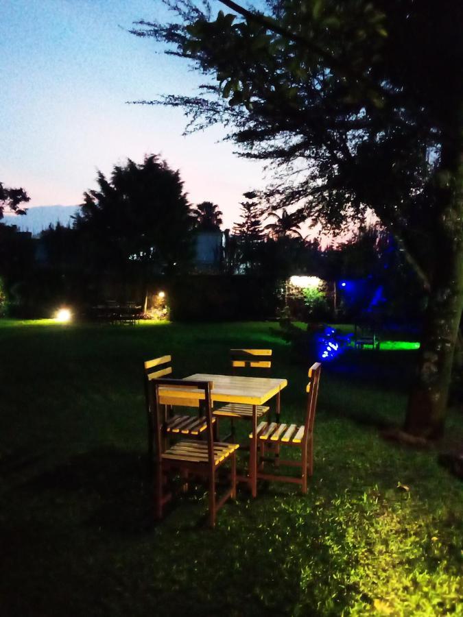 Colibri Taverne & Guest House Gisenyi Exteriér fotografie