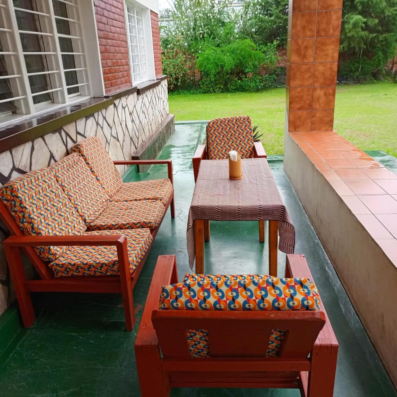 Colibri Taverne & Guest House Gisenyi Exteriér fotografie