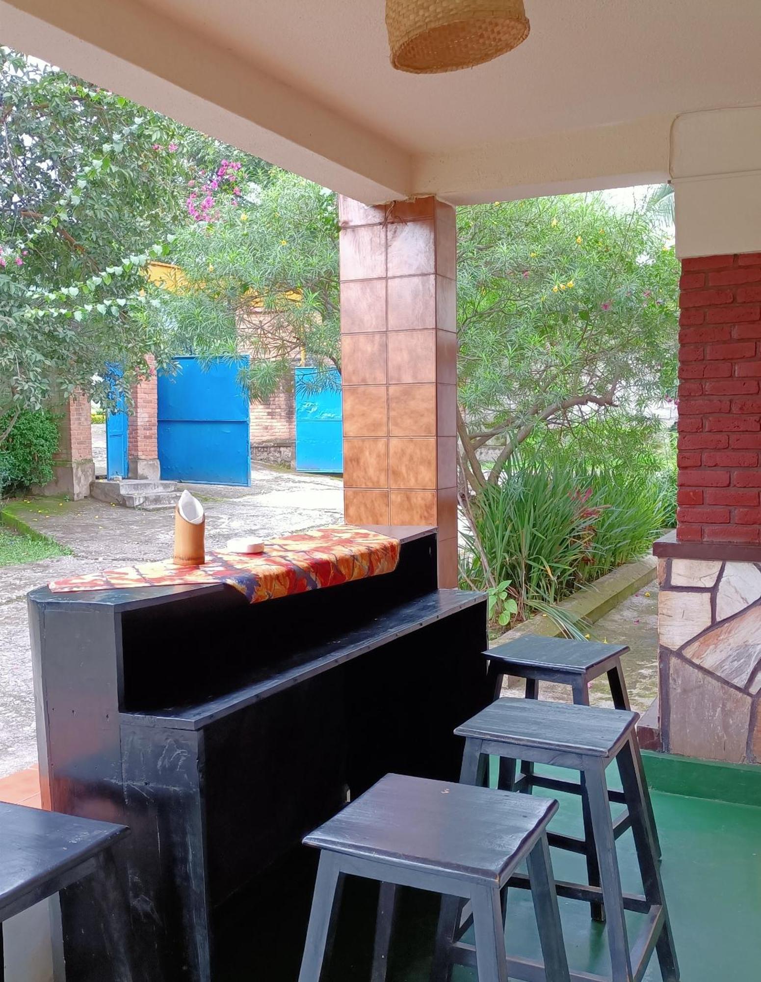 Colibri Taverne & Guest House Gisenyi Exteriér fotografie