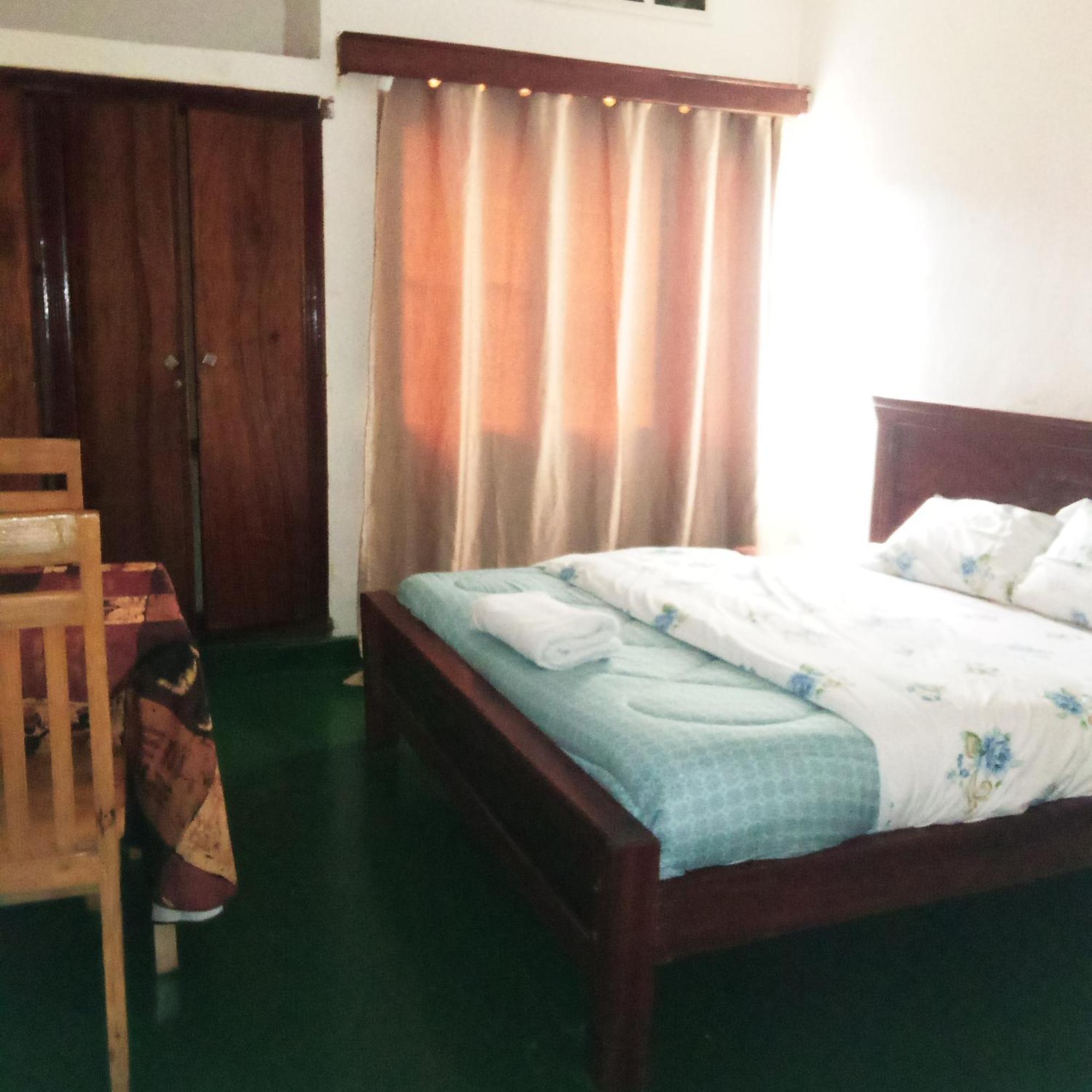 Colibri Taverne & Guest House Gisenyi Exteriér fotografie